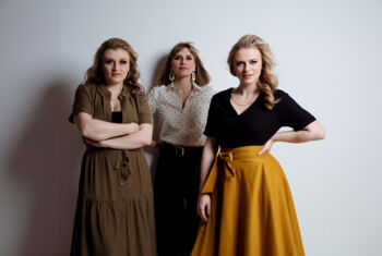 poxrucker-sisters-by-zoe-goldstein