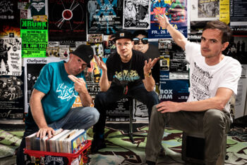 TEXTA 2023_4 by zoegoldstein